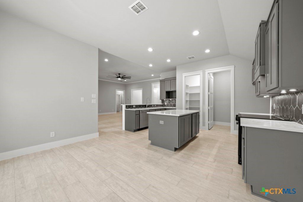 6 Sonata Circle. Wimberley, TX 78676