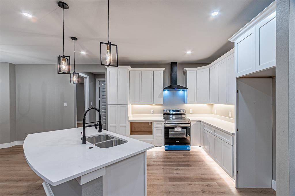 1818 Marfa Avenue. Dallas, TX 75216