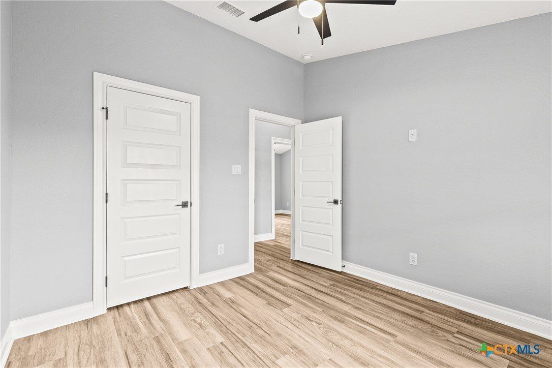 6638 Hickory Forrest Drive. Seguin, TX 78155