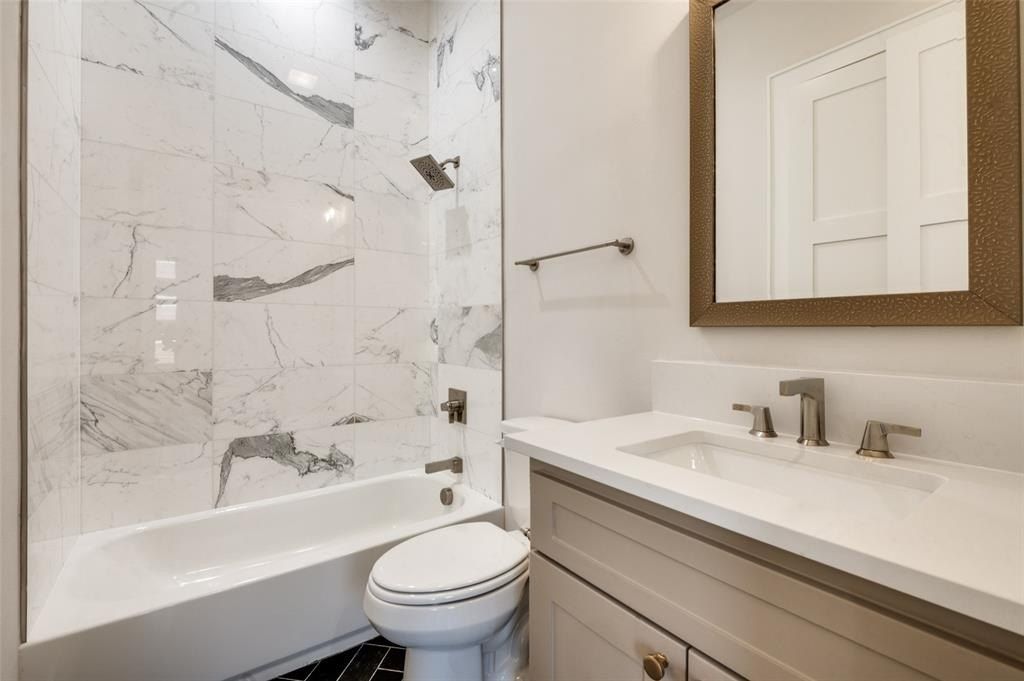 218 E Dallas Road. Grapevine, TX 76051