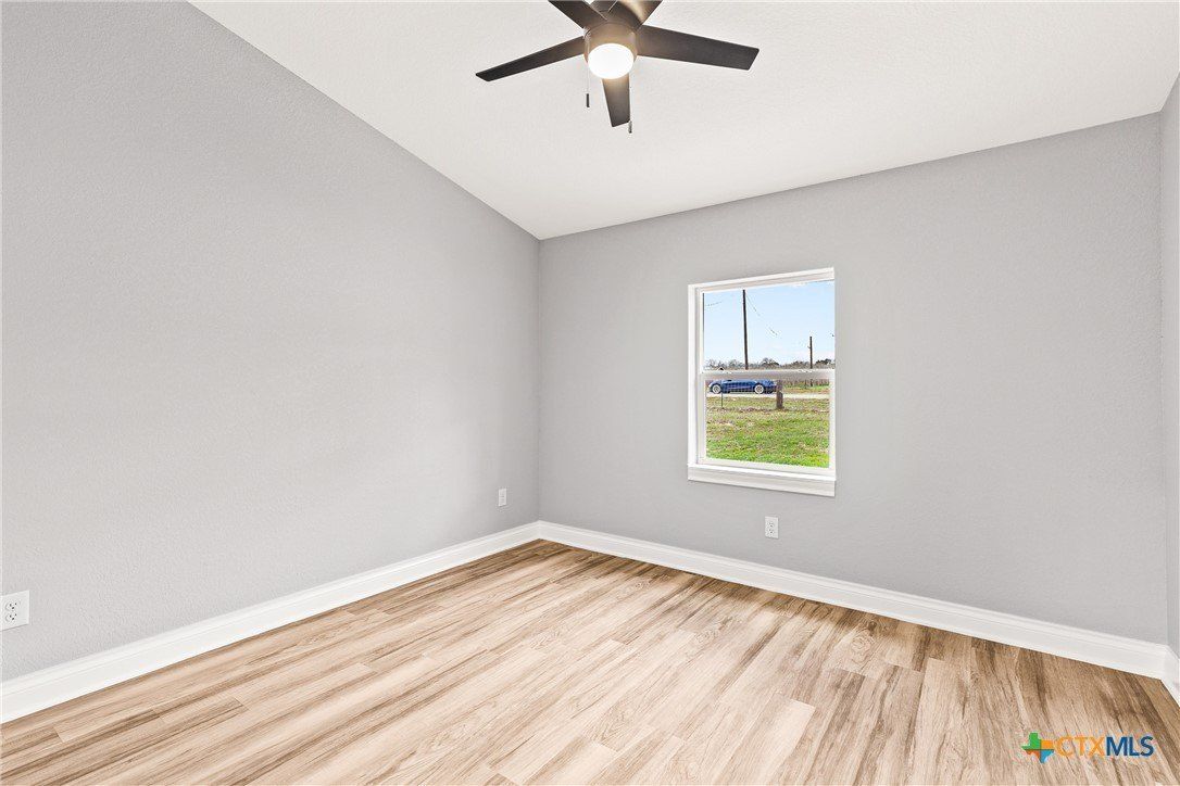 6638 Hickory Forrest Drive. Seguin, TX 78155
