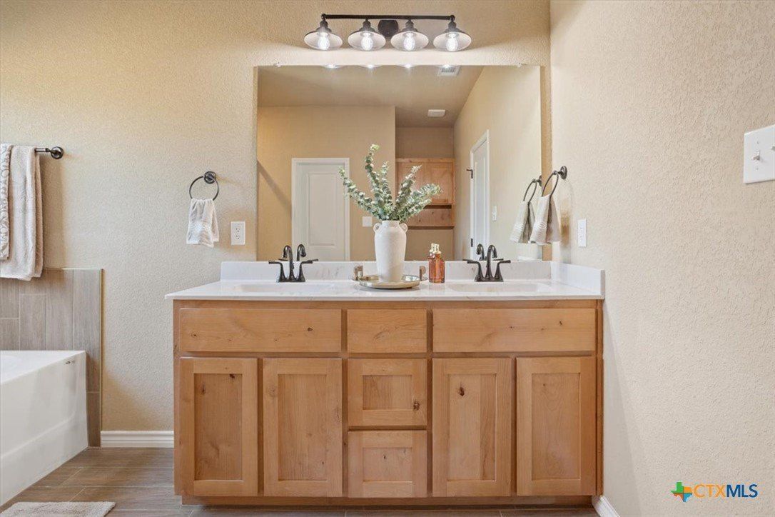 7801 Platinum Drive. Killeen, TX 76542