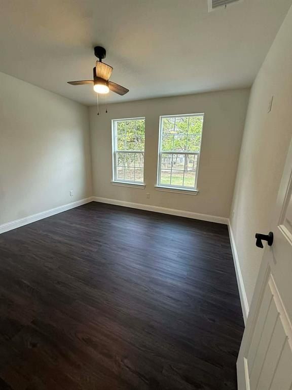 905 W Cardinal Street. Ector, TX 75439