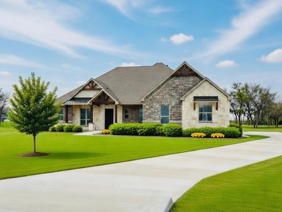 8400 Stallion Drive. Godley, TX 76044