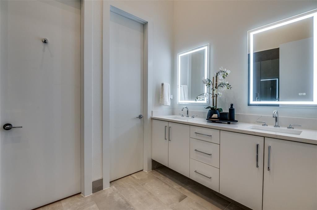 4109 N Reserve Circle. Addison, TX 75001