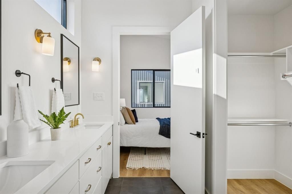 2151 Mail Avenue. Dallas, TX 75235