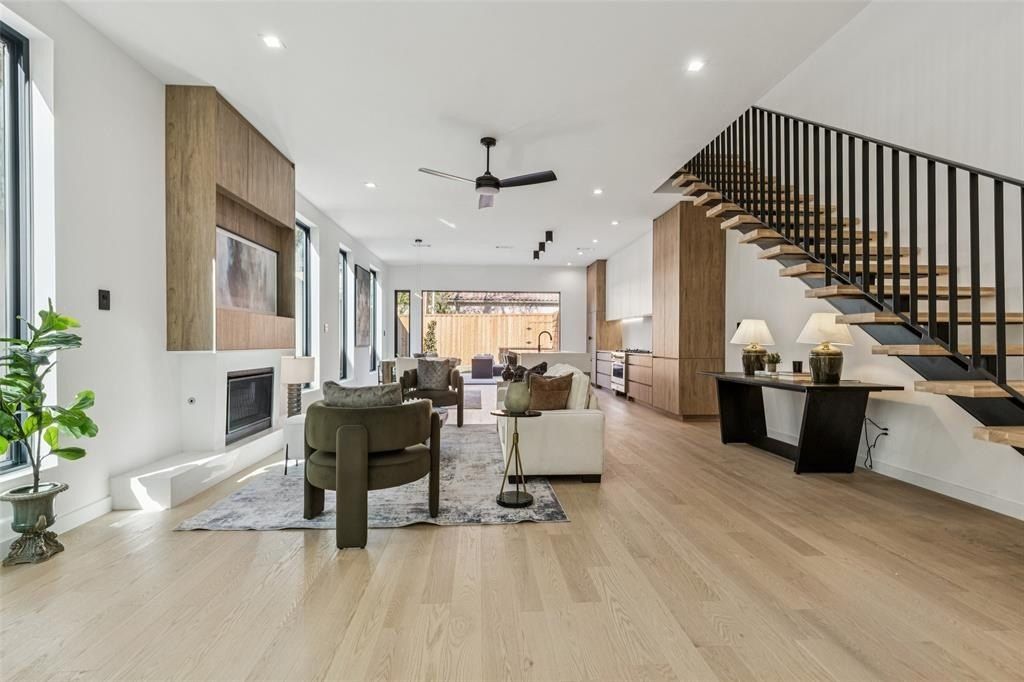 5635 Matalee Avenue. Dallas, TX 75206