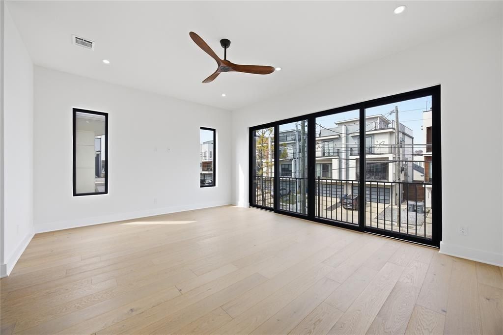 4220 Munger Avenue. Dallas, TX 75204