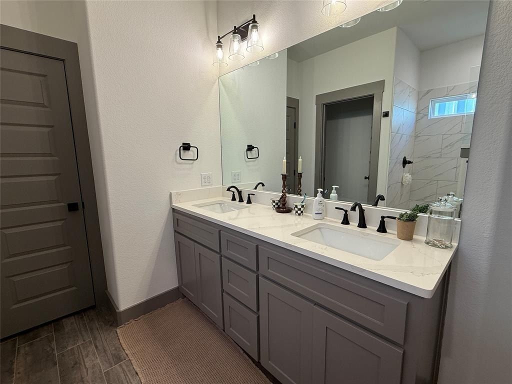 9221 Parkview Circle. Tolar, TX 76476