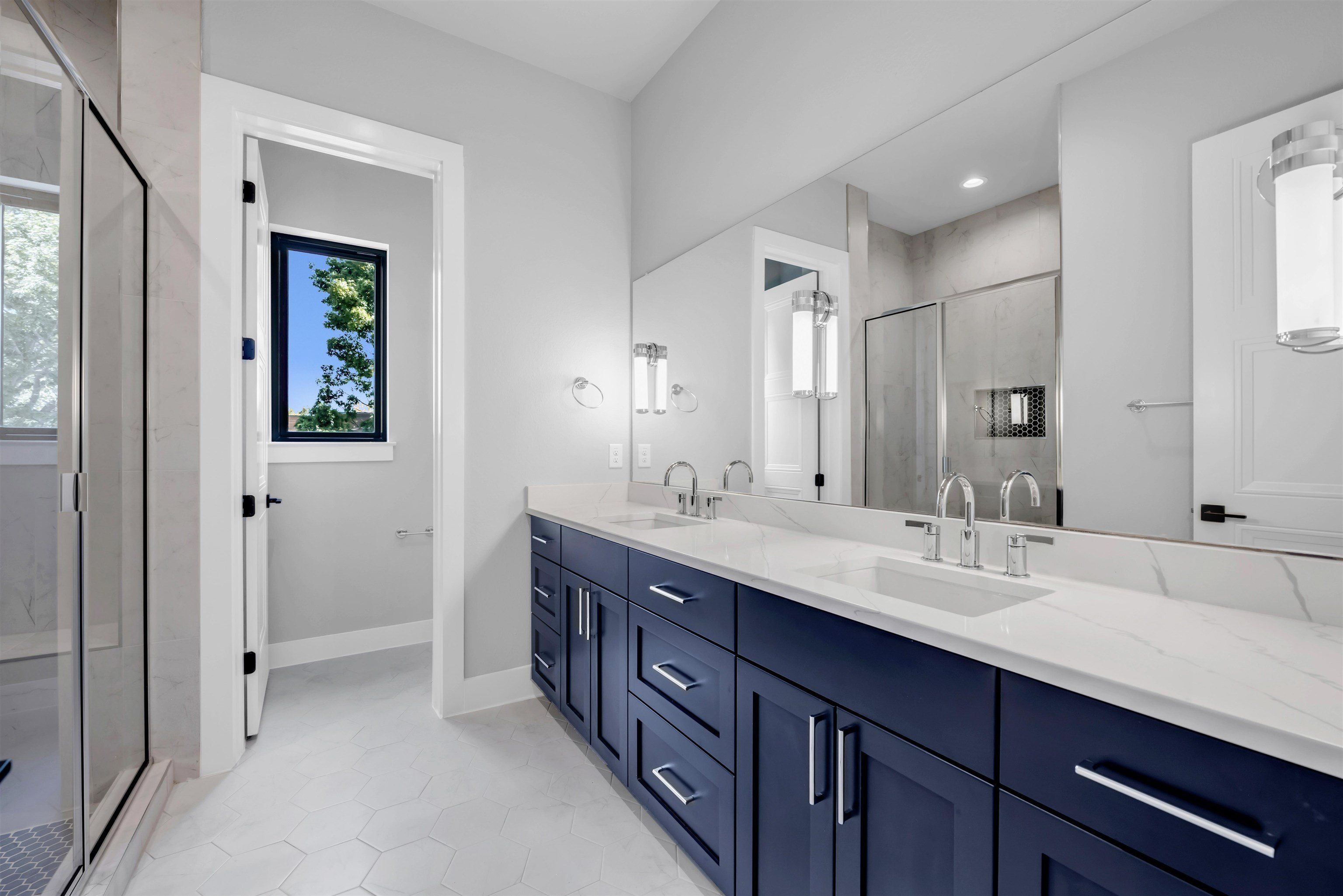 525 Lake Street. Kingsland, TX 78639