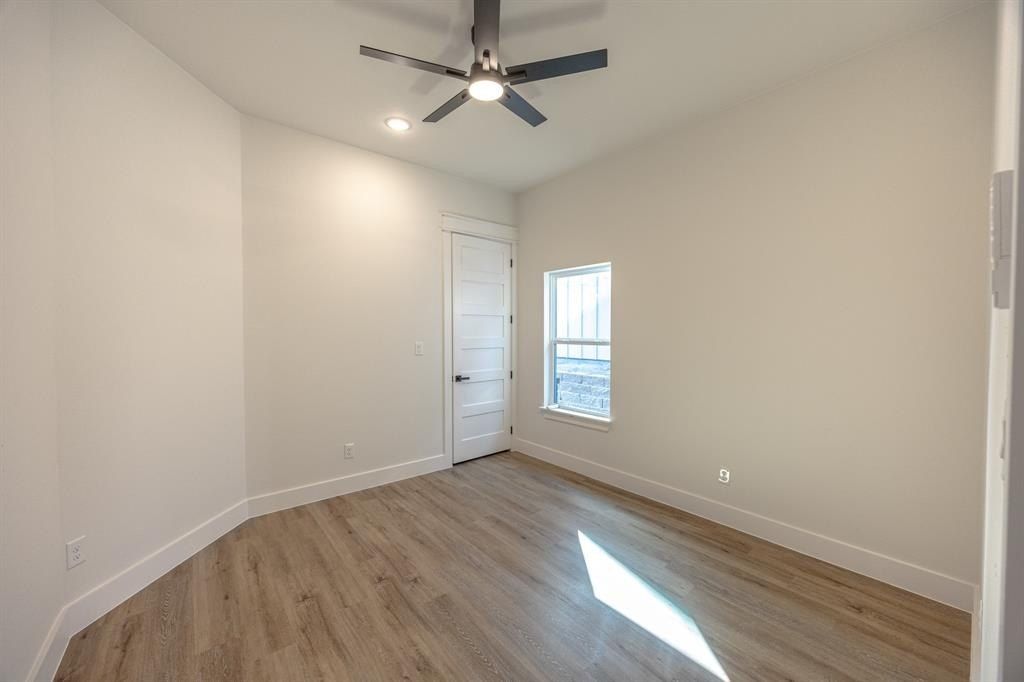 5204 Helmick Avenue. Fort Worth, TX 76107