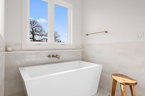 4991 Schott Road. Ledbetter, TX 78946