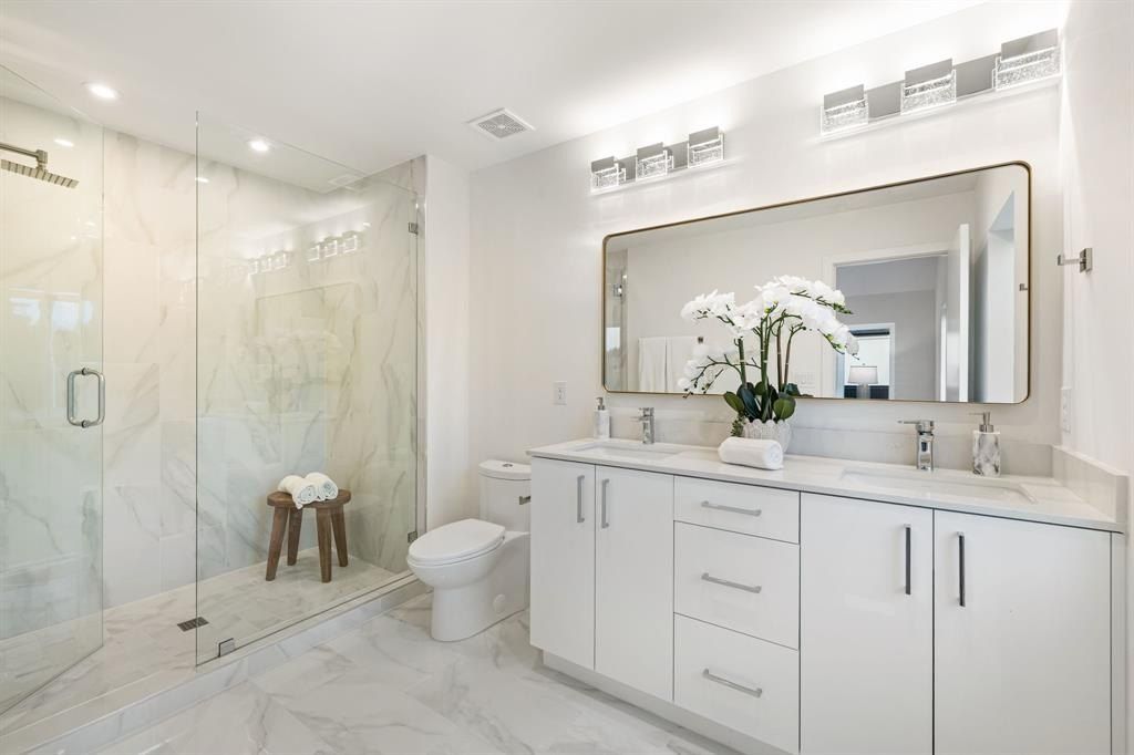 824 Mcbroom Street. Dallas, TX 75212