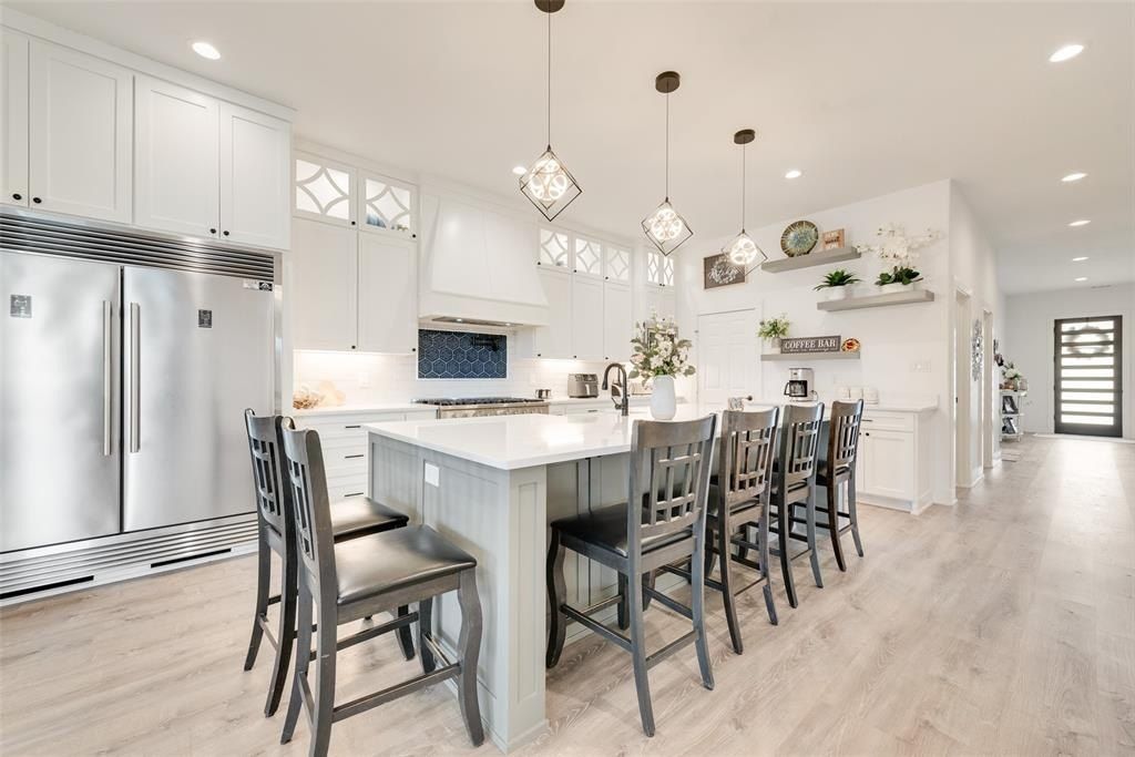 327 Lovers Lane. Terrell, TX 75160