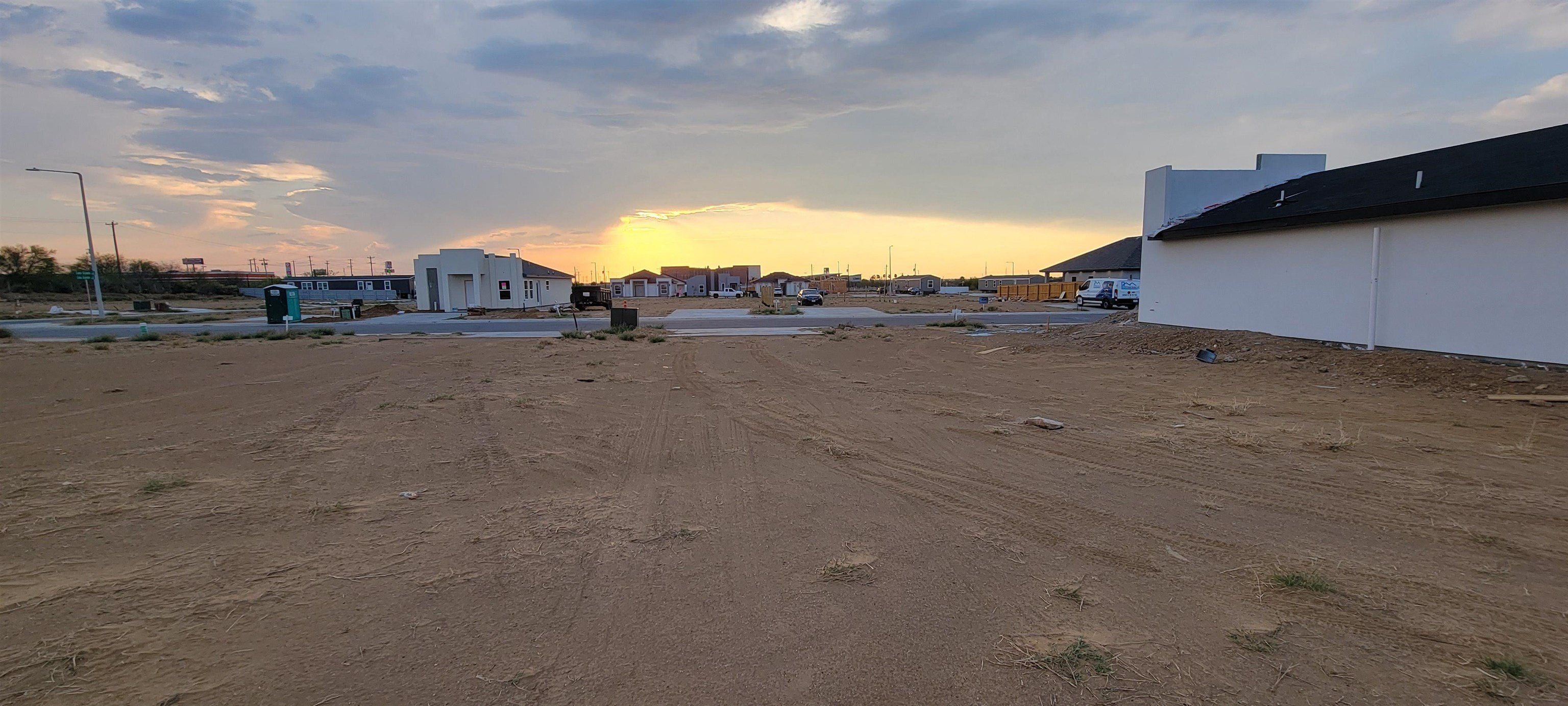 5057 Luna Grande Lp. Laredo, TX 78046