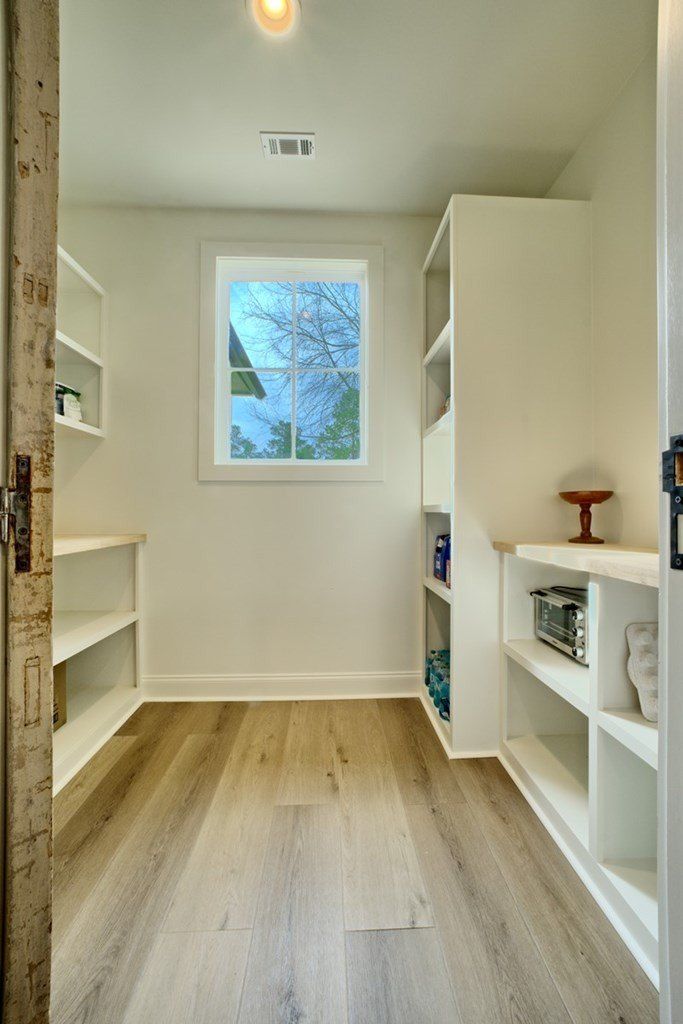 120 Palo Gaucho Lane West. Hemphill, TX 75948