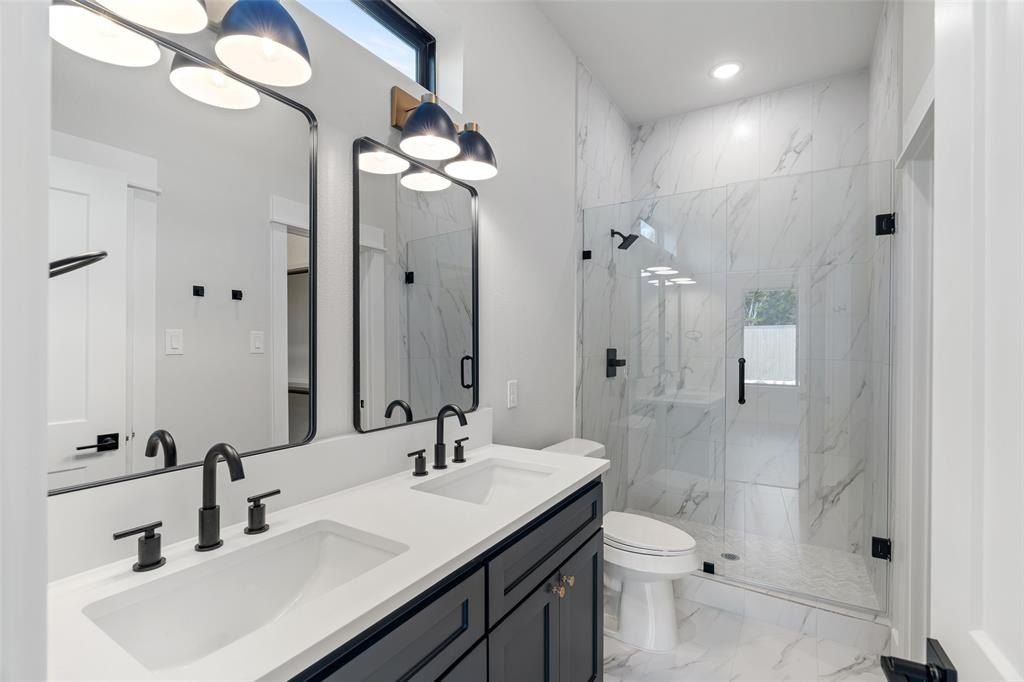 1118 Thicket Trail. Granbury, TX 76048