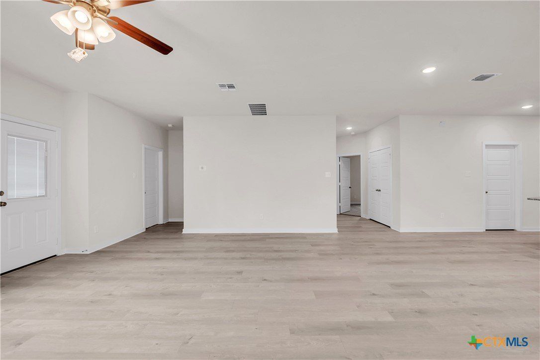 414 University Avenue. Troy, TX 76579