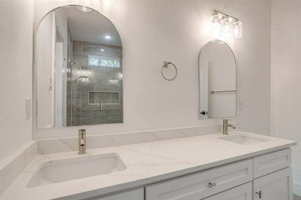 4944 Dunbar Street. Fort Worth, TX 76105