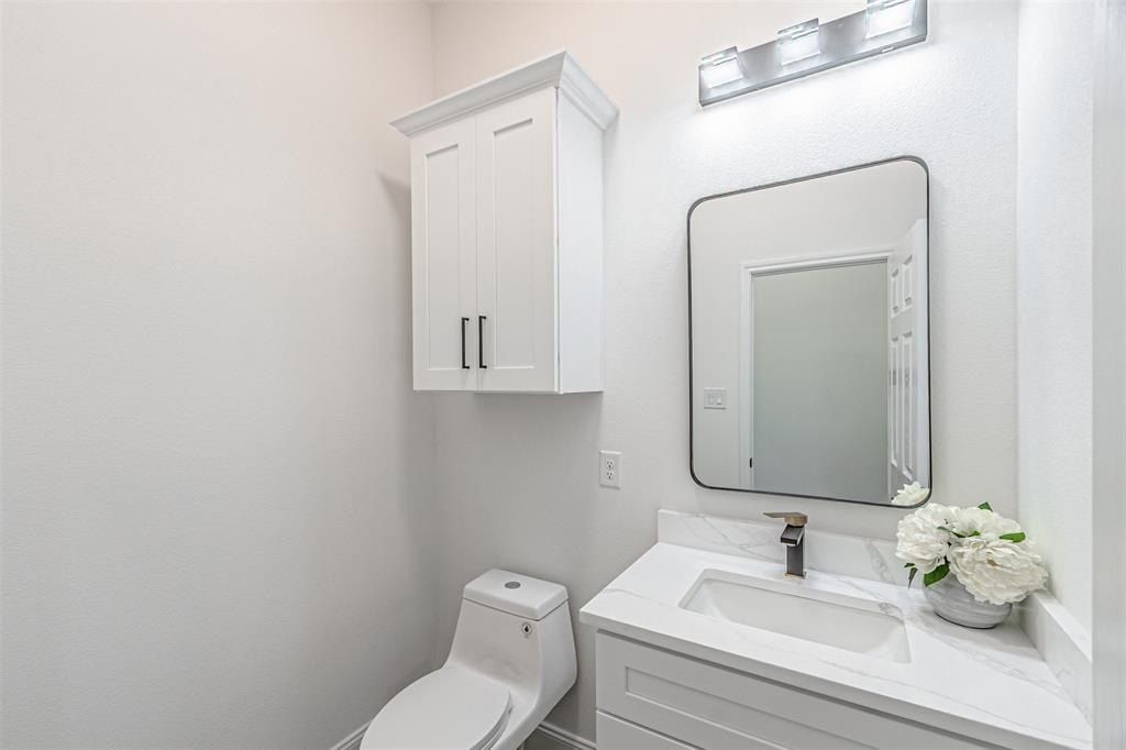 2406 Beverly Drive. Granbury, TX 76048