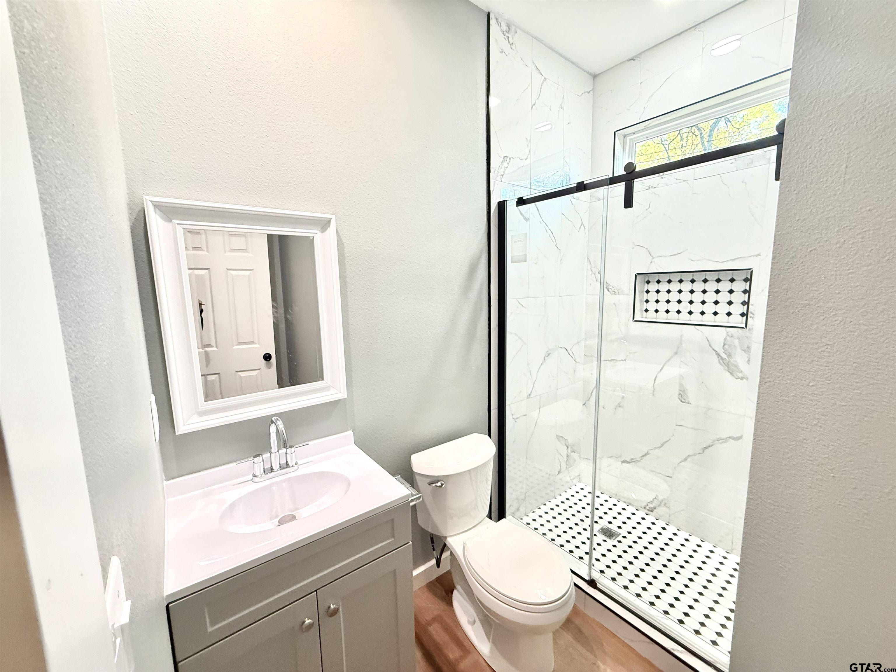 17073 Hillside Drive. Flint, TX 75762