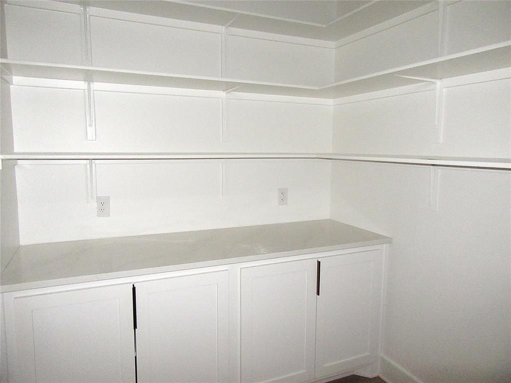 611 Willow Moon Ranch Road. Crawford, TX 76638