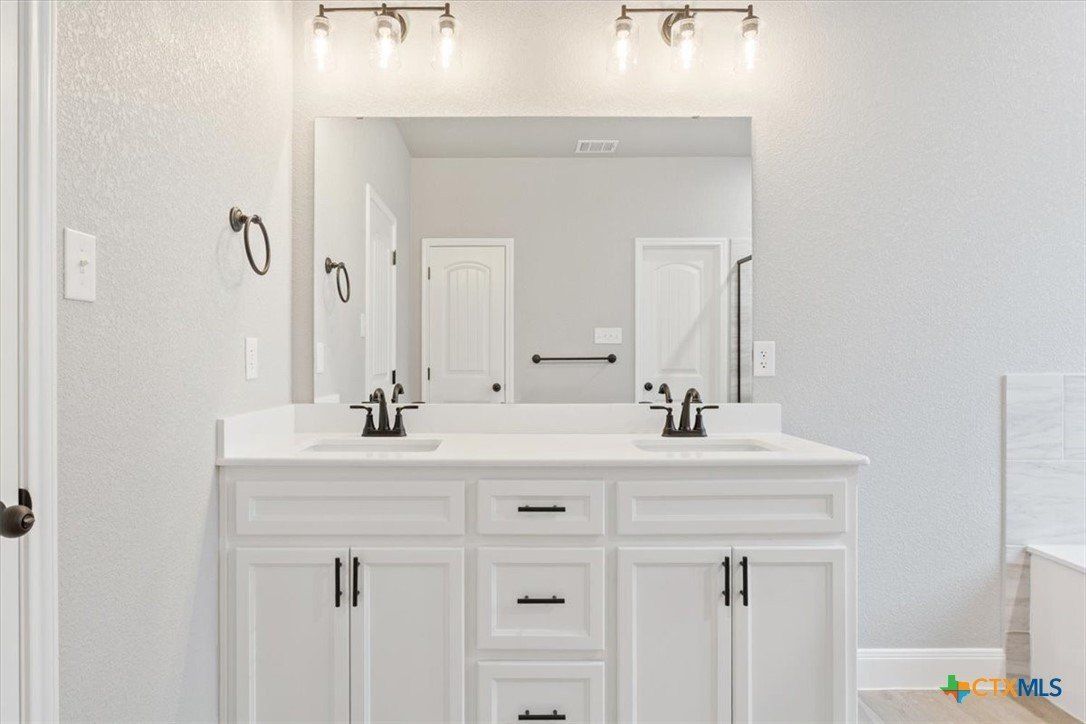 1410 Flatland Trail. Temple, TX 76502