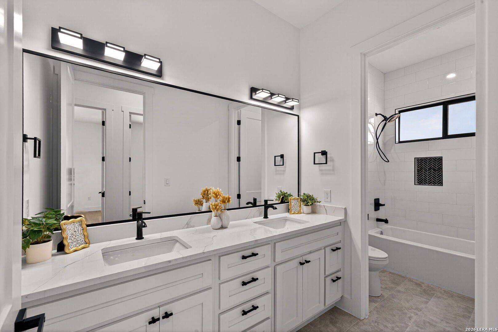 344 Buckskin. Bandera, TX 78003