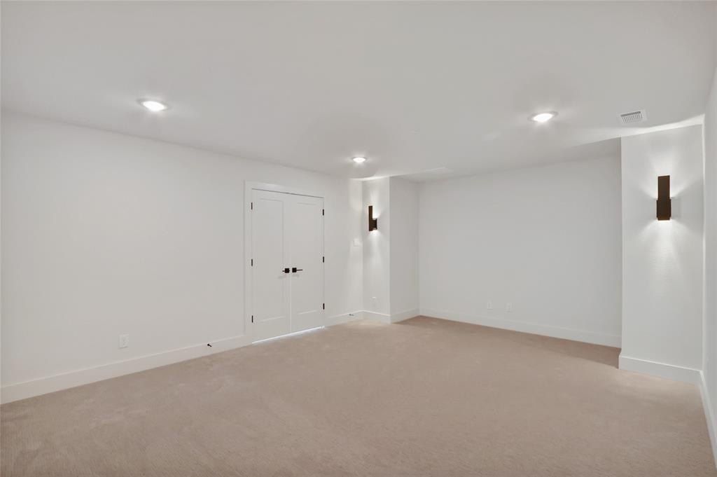 271 Lantern Ridge Drive. Aledo, TX 76008