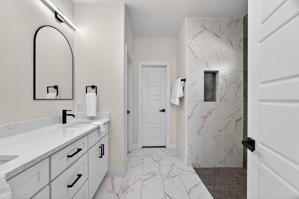 2705 S Jones Street. Fort Worth, TX 76104