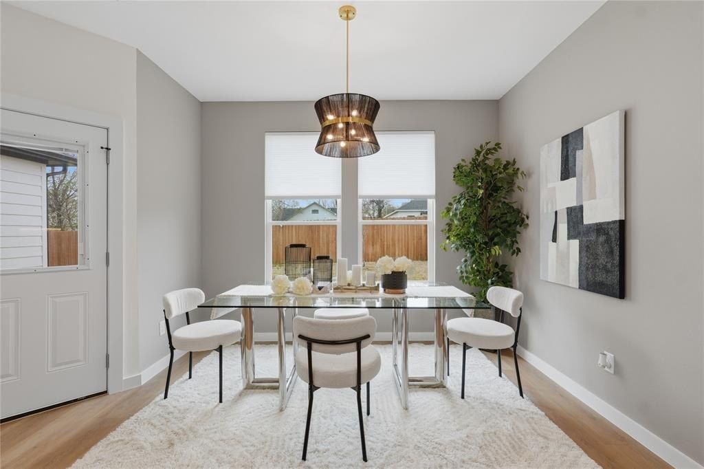 1827 Paducah Avenue. Dallas, TX 75216