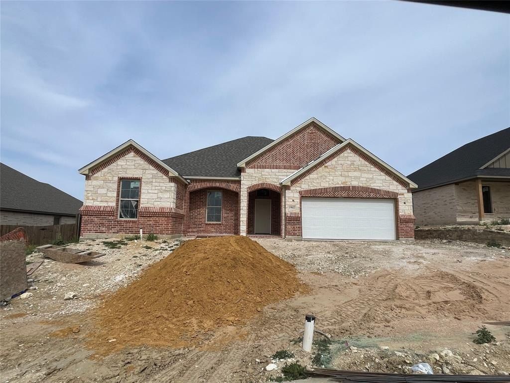 1902 Westhill Drive. Cleburne, TX 76033