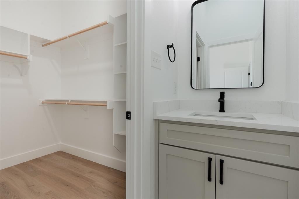 592 Highview Court. Godley, TX 76044