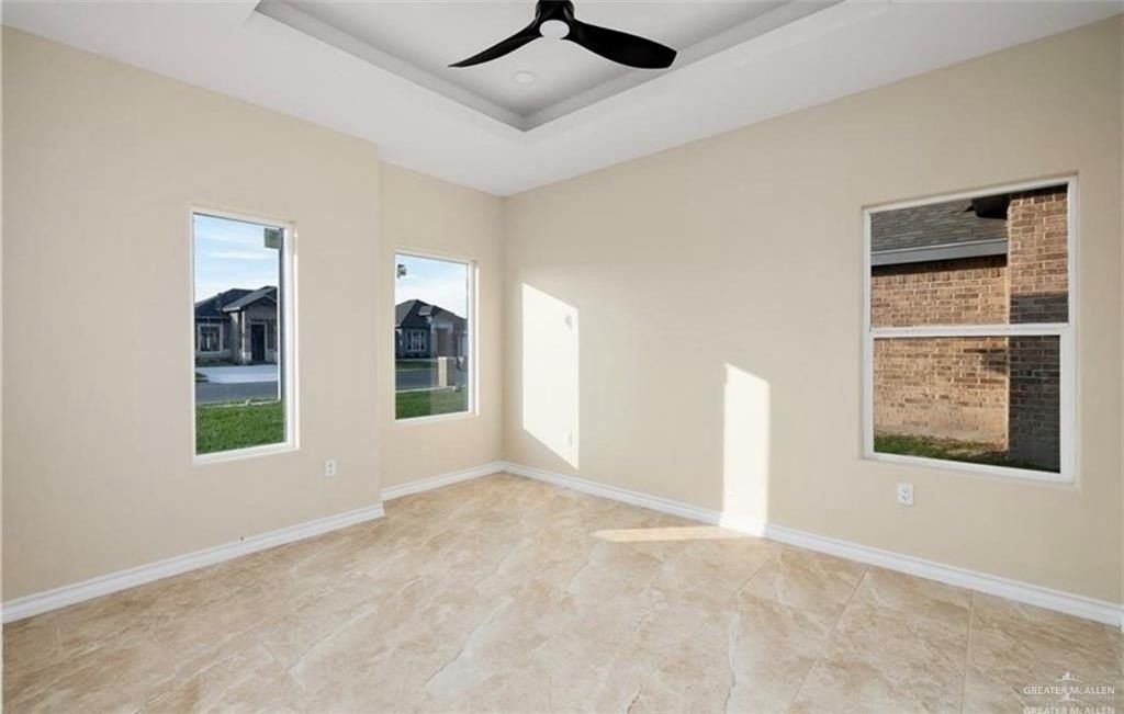 520 Pine Oak Street. Donna, TX 78537