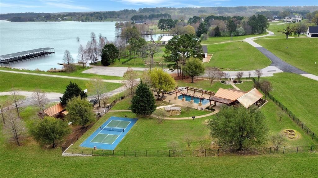 7035 Clear View Court. Athens, TX 75752