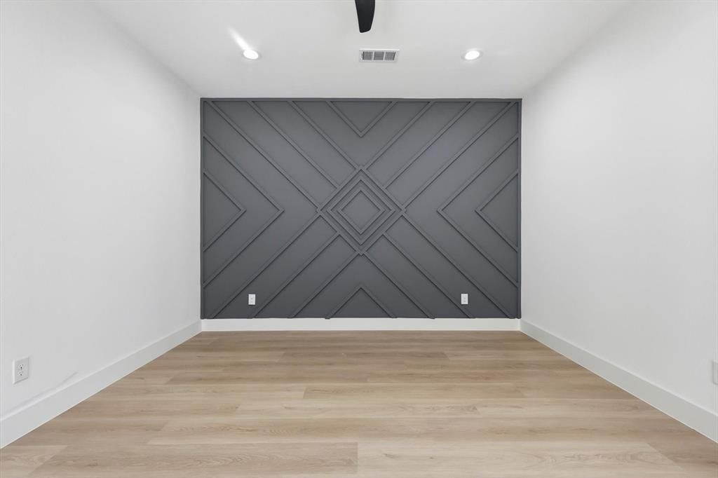 2532 Lowery Street. Dallas, TX 75215