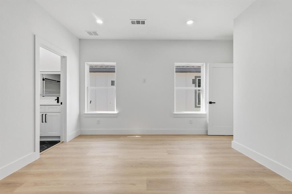 2532 Lowery Street. Dallas, TX 75215