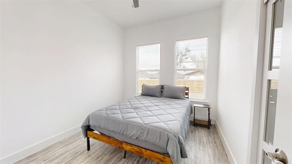 828 Indian Drive. Granbury, TX 76048