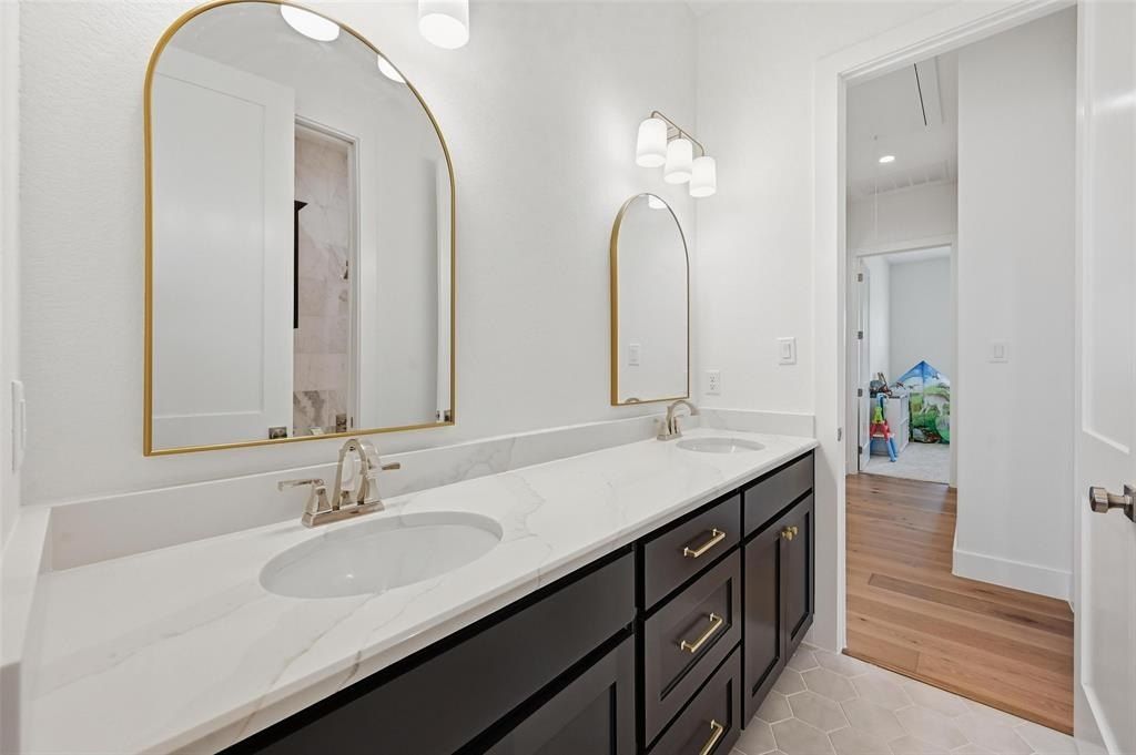 1033 Annabelles Avenue. Weatherford, TX 76087