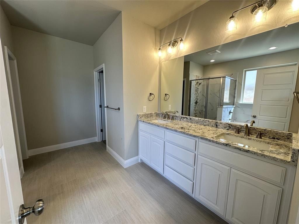 2001 Belle Lagos Lane. Cleburne, TX 76033