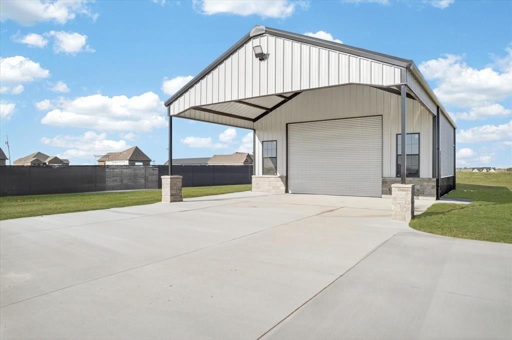 556 County Road 4875 Street. Celeste, TX 75423