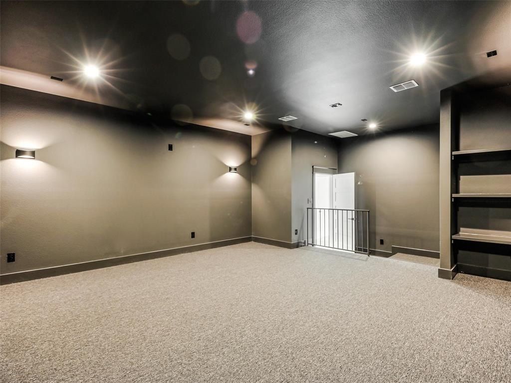 209 Avery Lane. Gunter, TX 75058