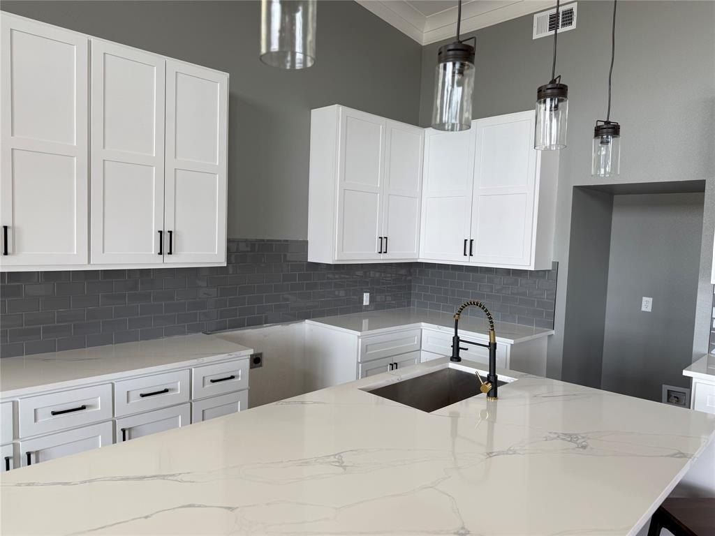 11194 Lakeside Lane. Mabank, TX 75156