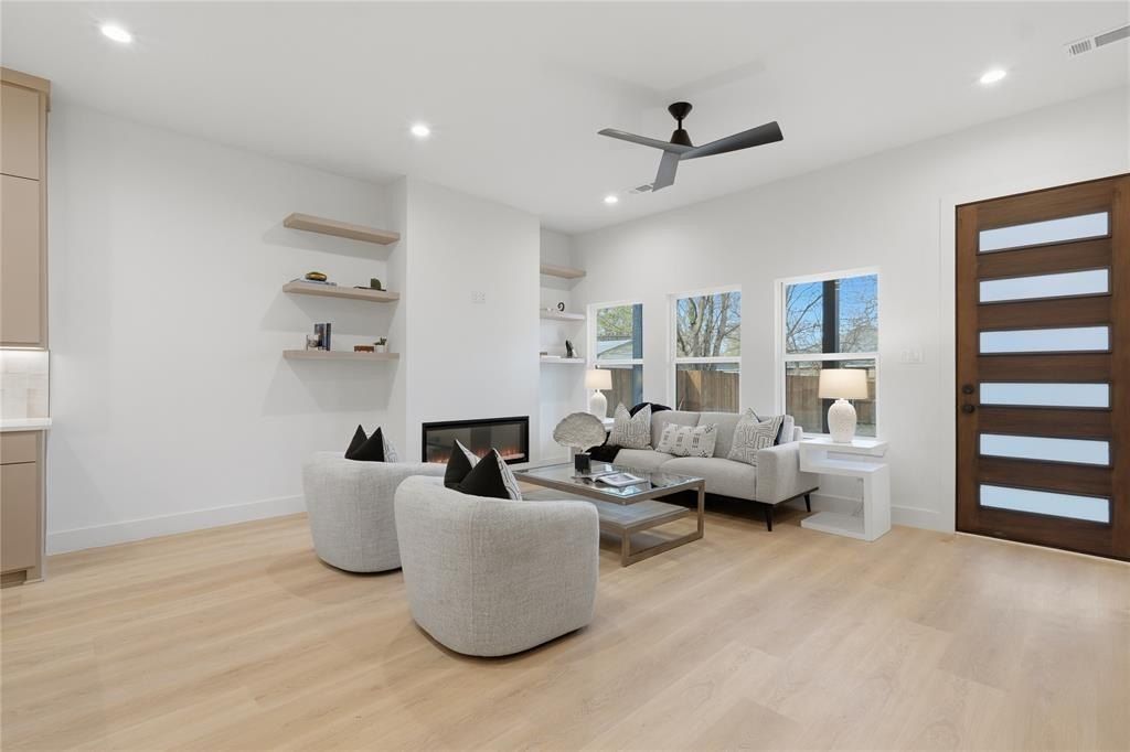 4438 Tacoma Street. Dallas, TX 75216