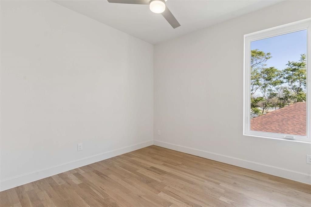 6607 Roper Street. Dallas, TX 75209