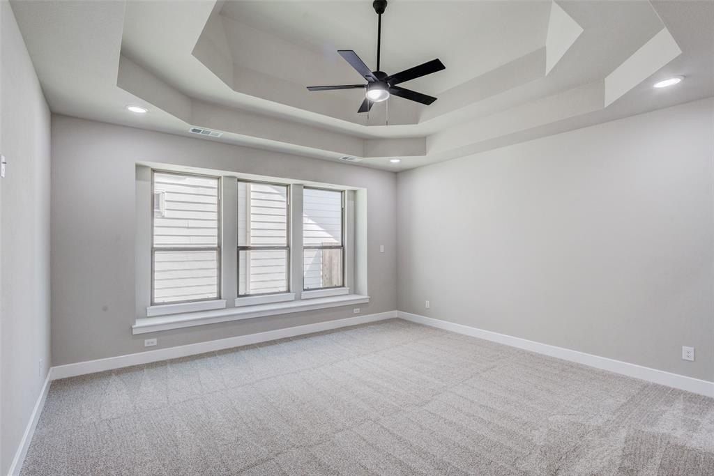 410 Larry. Irving, TX 75060