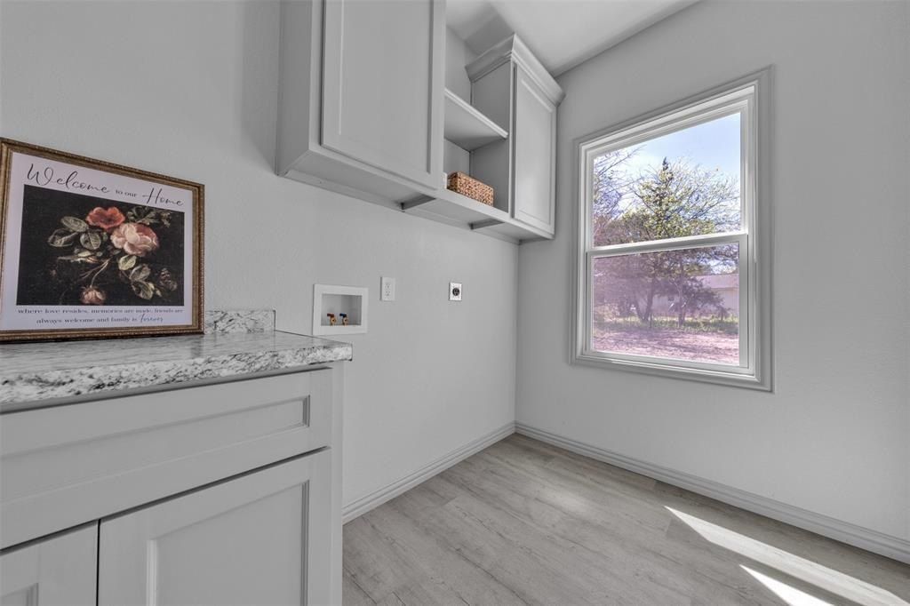 3711 County Road 3112. Purdon, TX 76679