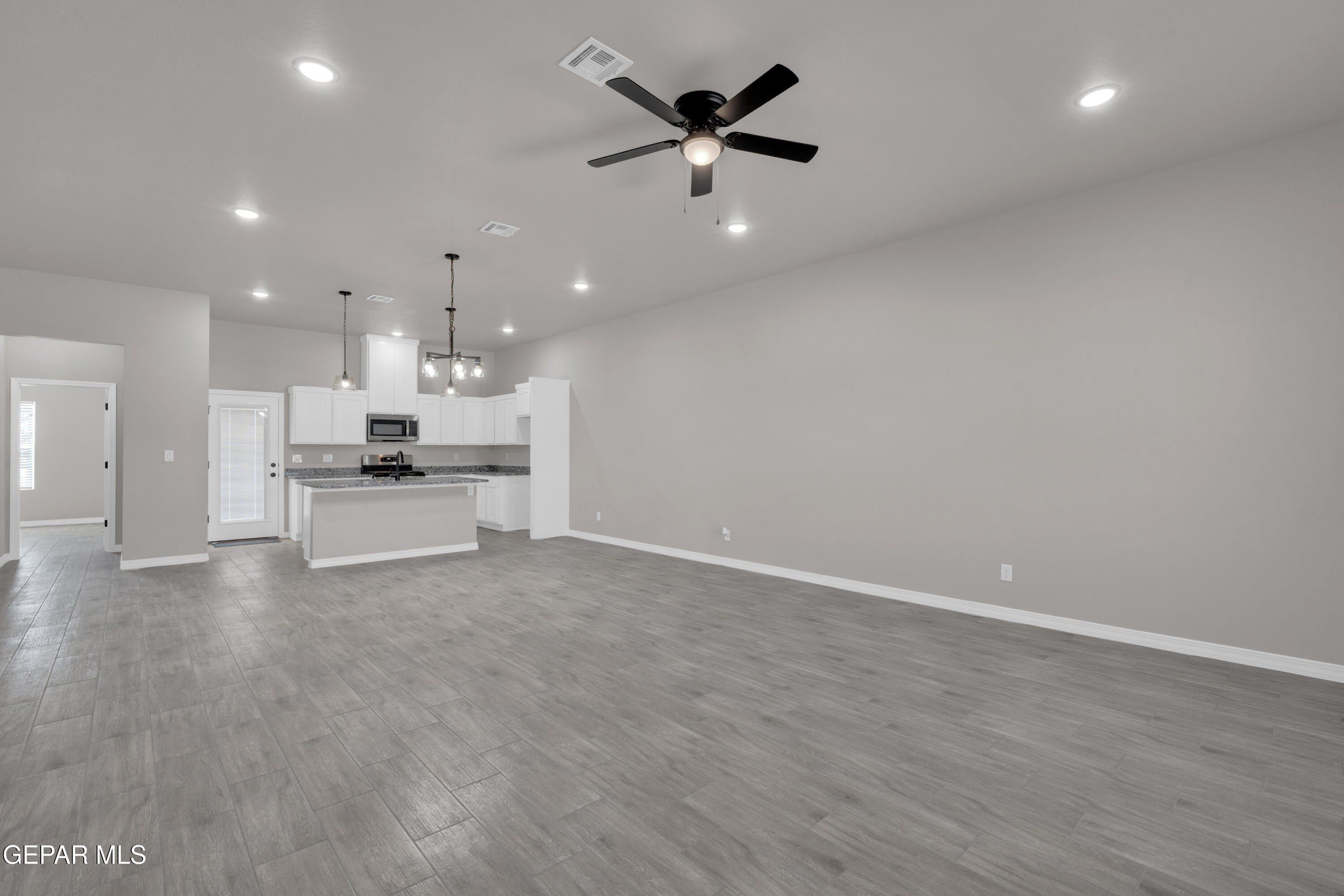 624 Hesse Drive. Socorro, TX 79927