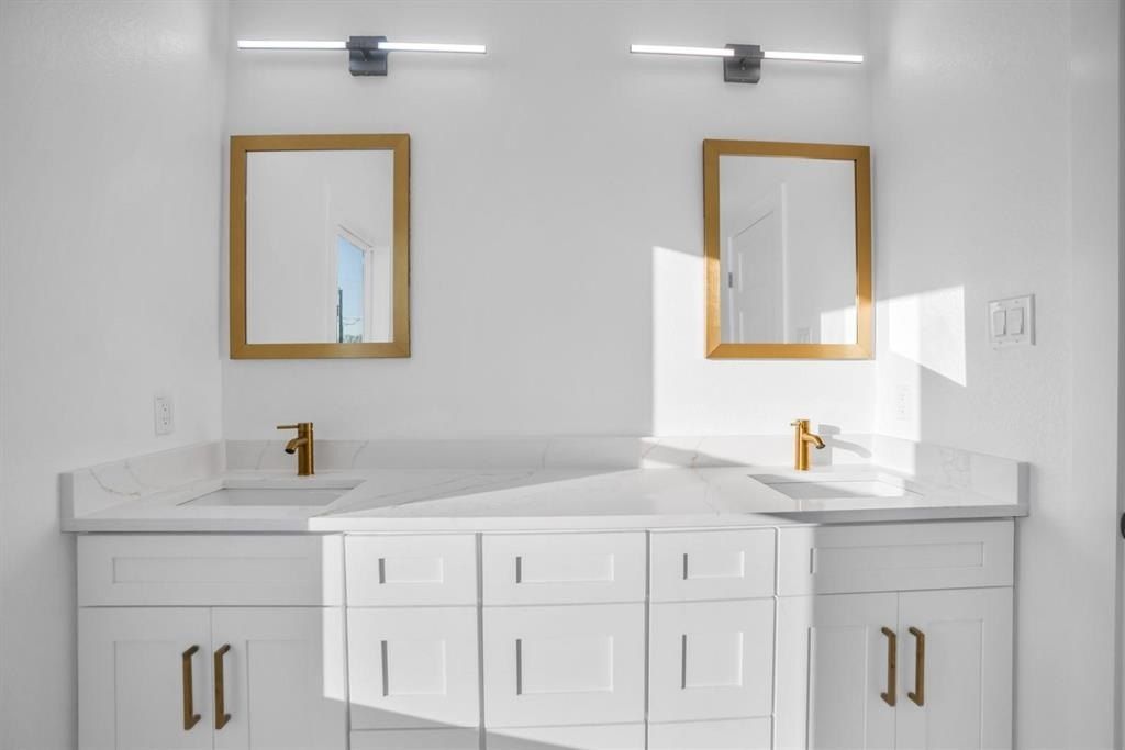 305 Eggar Street. Waxahachie, TX 75165