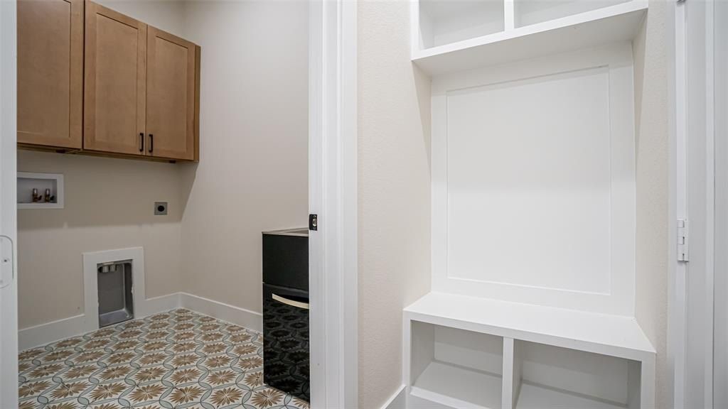 5702 Barkridge Drive. Granbury, TX 76048